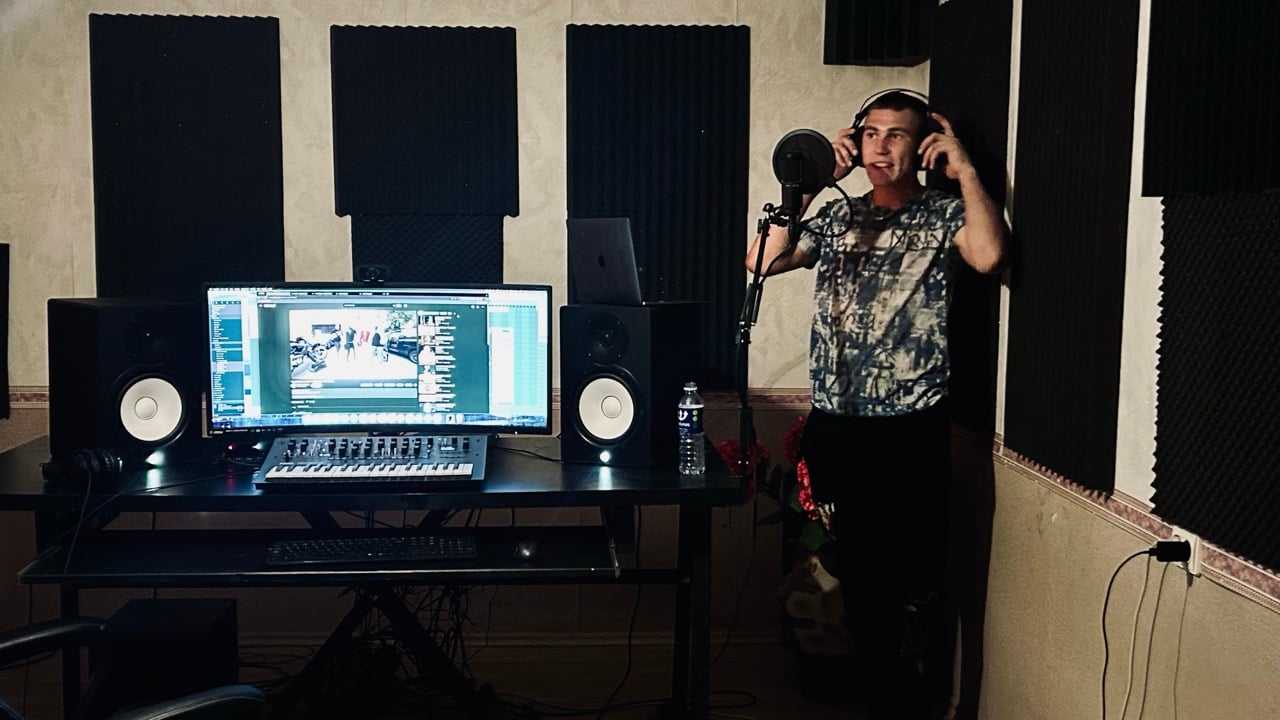 Rapper in Kėdainiai studio